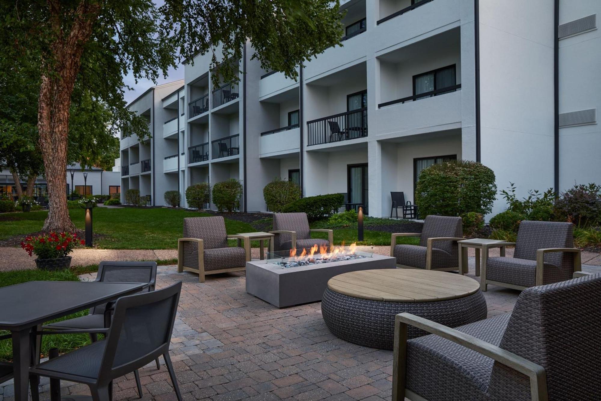 Courtyard Kansas City Overland Park/Metcalf, South Of College Boulevard Εξωτερικό φωτογραφία